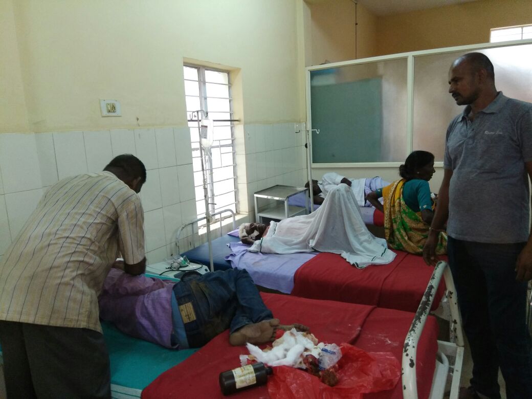 ಕೊಳ್ಳೇಗಾಲ: ವಾಹನ ಢಿಕ್ಕಿ; 7 ಮಂದಿಗೆ ಗಂಭೀರ ಗಾಯ